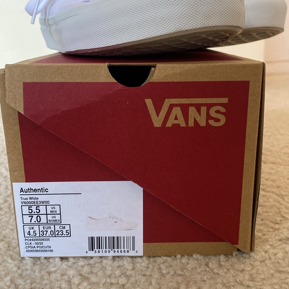 NWT WHITE VANS LACE UP SNEAKERS SIZE 7 - Picture 3 of 7